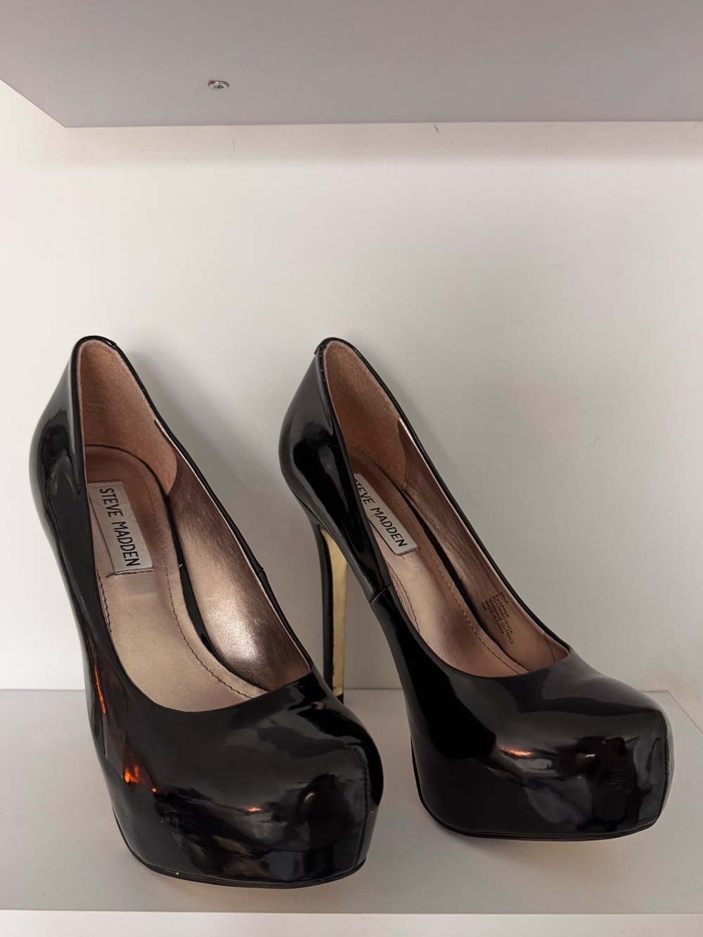 Steve Madden Nala Black Patent Platform Pumps with Gold Heel Accent Size 7